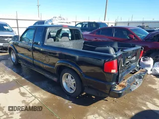 2001 Chevrolet S-10 LS with VIN 1GCCS19W718230397, listed as a IAAI auction lot 41293765 with 151,578 mi miles and . Bid and sale history available at DreamBid. Image 3.