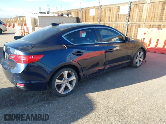2013 Acura ILX Tech Pkg with VIN 19VDE1F79DE018421, listed as a IAAI auction lot 41115067 with 245,151 mi miles. Bid and sale history available at carsss.com. Image 4.