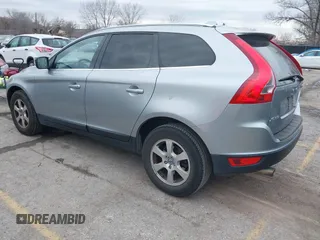 2012 Volvo XC60 3.2L с VIN YV4952DL3C2327880, выставлен на аукционе IAAI как лот 41215399 с пробегом 213 992 миль миль и . История ставок и продаж доступна на DreamBid. Изображение 3.