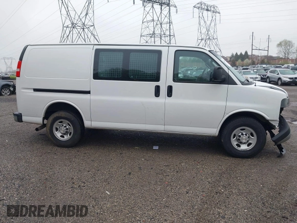 2021 Chevrolet Express Cargo z VIN 1GCWGAFP0M1198014, wystawiony jako IAAI lot #41844897 z przebiegiem 57 993 mil mil oraz . Historia ofert i sprzedaży dostępna na DreamBid. Obrazek 14.