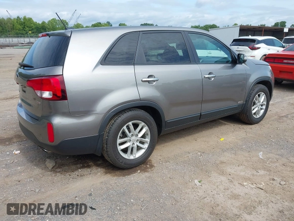 2015 Kia Sorento LX with VIN 5XYKTCA6XFG650154, listed as a IAAI auction lot 42462530 with 120,966 mi miles and . Bid and sale history available at DreamBid. Image 4.