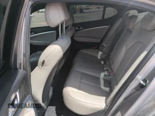 2022 Genesis G70 2.0T z VIN KMTG34TA2NU095874, wystawiony jako Copart lot #56803375 z przebiegiem 61 492 mil mil oraz Szkoda całkowita • Salvage title. Historia ofert i sprzedaży dostępna na DreamBid. Obrazek 10.