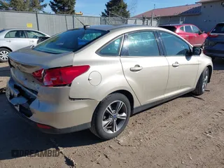 2018 Ford Focus SE with VIN 1FADP3FE8JL256698, listed as a IAAI auction lot 41757179 with 118,498 mi miles. Bid and sale history available at carsss.com. Image 4.