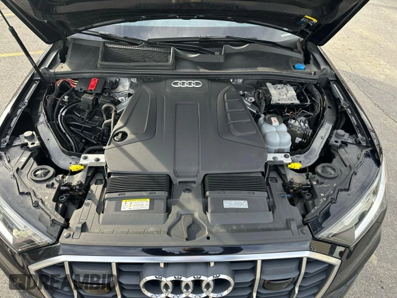 2021 Audi Q7 Premium Plus with VIN WA1LJAF78MD032627, listed as a Copart auction lot 50009015 with 128,942 mi miles and Clean title. Bid and sale history available at DreamBid. Image 5.