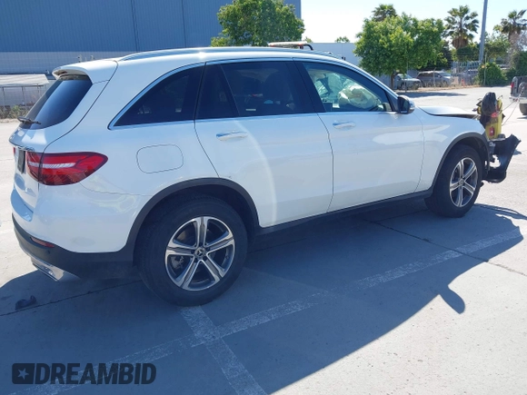 2019 Mercedes-Benz GLC 300 z VIN WDC0G4JB9K1000816, wystawiony jako IAAI lot #42257004 z przebiegiem 55 034 mil mil oraz . Historia ofert i sprzedaży dostępna na DreamBid. Obrazek 4.