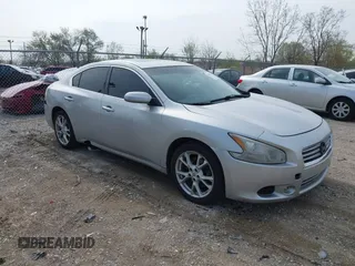 2014 Nissan Maxima SV z VIN 1N4AA5AP0EC481132, wystawiony jako IAAI lot #42053793 z przebiegiem 151 386 mil mil oraz . Historia ofert i sprzedaży dostępna na DreamBid. Obrazek 1.
