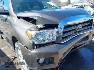 2010 Toyota Sequoia SR5 with VIN 5TDBY5G10AS027095, listed as a IAAI auction lot 41685335 with 1 mi miles. Bid and sale history available at carsss.com. Image 18.