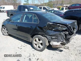 2008 Volkswagen Jetta Sedan S with VIN 3VWJM71K48M198718, listed as a IAAI auction lot 41848321 with 236,400 mi miles. Bid and sale history available at carsss.com. Image 3.