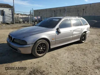 1999 BMW 5 Series 528iAt with VIN WBADP6334XBV60122, listed as a Copart auction lot 44493325 with 218,746 mi miles and Salvage Title. Bid and sale history available at carsss.com. Image 1.