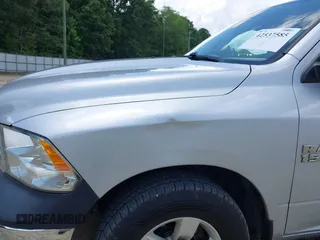 2018 Ram 1500 Express z VIN 3C6RR6KG4JG252350, wystawiony jako IAAI lot #42537585 z przebiegiem 202 104 mil mil oraz . Historia ofert i sprzedaży dostępna na DreamBid. Obrazek 6.