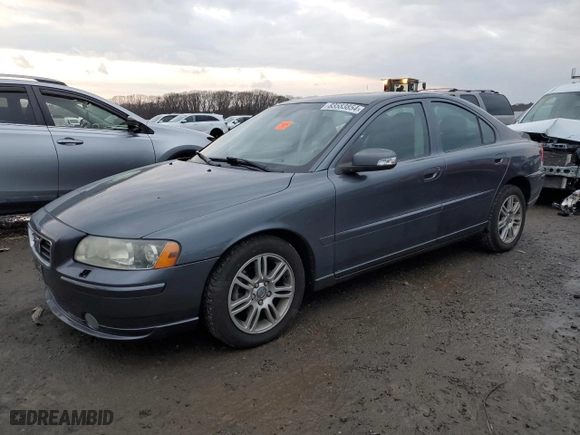 2008 Volvo S60 2.5T with VIN YV1RH592X82698452, listed as a Copart auction lot 83583854 with 102,257 mi miles and Clean Title. Bid and sale history available at carsss.com. Image 1.