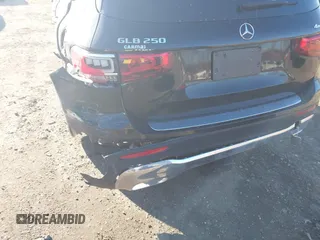 2021 Mercedes-Benz GLB 250 z VIN W1N4M4HB0MW104535, wystawiony jako IAAI lot #41585488 z przebiegiem 33 409 mil mil oraz . Historia ofert i sprzedaży dostępna na DreamBid. Obrazek 17.