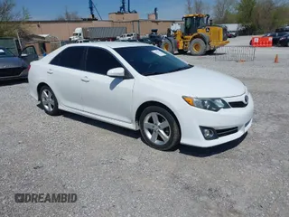 2013 Toyota Camry L with VIN 4T1BF1FK8DU218865, listed as a IAAI auction lot 41983521 with 139,533 mi miles. Bid and sale history available at carsss.com. Image 1.