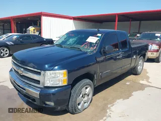 2007 Chevrolet Silverado 1500 LT w/1LT with VIN 2GCEC19C871678672, listed as a IAAI auction lot 41855644 with 184,008 mi miles. Bid and sale history available at carsss.com. Image 17.