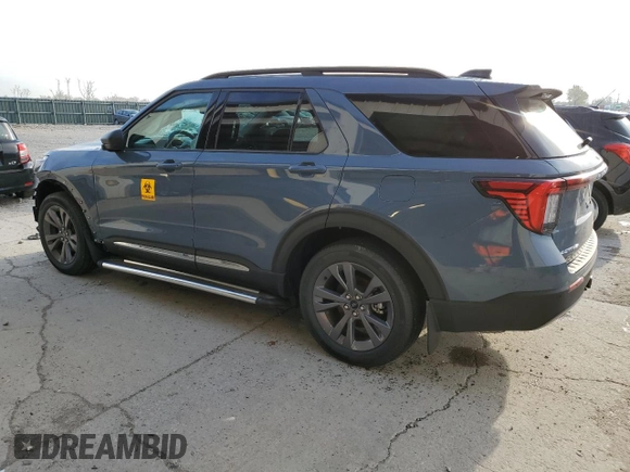 2025 Ford Explorer Active with VIN 1FMUK8DH1SGA42144, listed as a Copart auction lot 49801365 with 3,239 mi miles and Salvage Title. Bid and sale history available at carsss.com. Image 2.