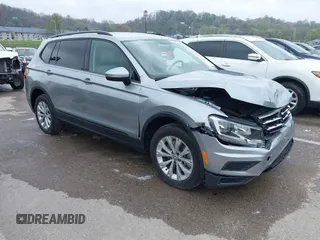 2019 Volkswagen Tiguan S z VIN 3VV1B7AX9KM110873, wystawiony jako IAAI lot #42010931 z przebiegiem 82 745 mil mil oraz . Historia ofert i sprzedaży dostępna na DreamBid. Obrazek 1.