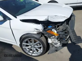 2020 Hyundai Elantra SE z VIN 5NPD74LF3LH503856, wystawiony jako IAAI lot #42320446 z przebiegiem 122 629 mil mil oraz . Historia ofert i sprzedaży dostępna na DreamBid. Obrazek 18.