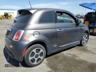 2017 FIAT 500e z VIN 3C3CFFGE1HT598411, wystawiony jako Copart lot #58774295 z przebiegiem 73 573 mil mil oraz Czysty tytuł • Clean title. Historia ofert i sprzedaży dostępna na DreamBid. Obrazek 3.