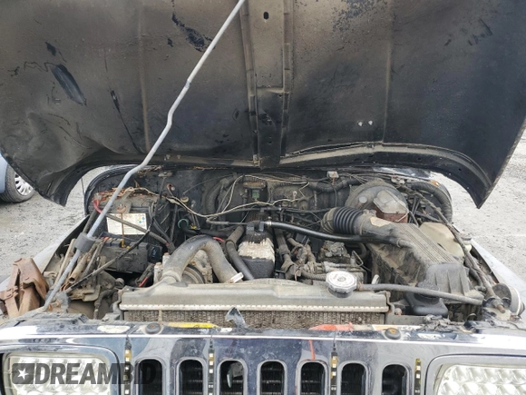 1992 Jeep Wrangler with VIN 2J4FY29S2NJ525697, listed as a Copart auction lot 43551545 with 281,770 mi miles and Salvage Title. Bid and sale history available at carsss.com. Image 14.