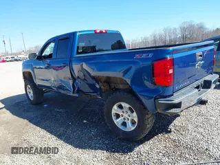 2015 Chevrolet Silverado 1500 LT with VIN 1GCRCREC1FZ308160, listed as a IAAI auction lot 41650625 with 174,936 mi miles. Bid and sale history available at carsss.com. Image 3.