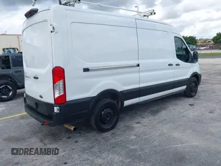 2021 Ford Transit Cargo z VIN 1FTBR1C81MKA40300, wystawiony jako IAAI lot #42707917 z przebiegiem 47 865 mil mil oraz . Historia ofert i sprzedaży dostępna na DreamBid. Obrazek 4.