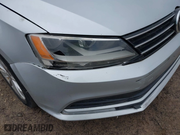 2015 Volkswagen Jetta Sedan 1.8T SE with VIN 3VWD17AJ4FM302117, listed as a IAAI auction lot 41917138 with 122,946 mi miles. Bid and sale history available at carsss.com. Image 12.