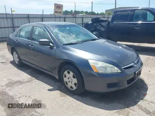 2007 Honda Accord LX z VIN 1HGCM56427A033001, wystawiony jako IAAI lot #42455352 z przebiegiem 154 628 mil mil oraz . Historia ofert i sprzedaży dostępna na DreamBid. Obrazek 1.