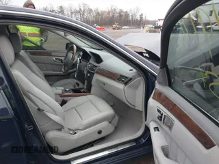 2013 Mercedes-Benz E-Class E 350 Luxury with VIN WDDHF8JB2DA757178, listed as a IAAI auction lot 41911577 with 93,346 mi miles. Bid and sale history available at carsss.com. Image 5.