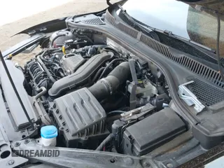 2024 Volkswagen Jetta S z VIN 3VW5M7BU3RM004232, wystawiony jako IAAI lot #43055811 z przebiegiem 43 989 mil mil oraz . Historia ofert i sprzedaży dostępna na DreamBid. Obrazek 19.