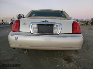 2002 Lincoln Town Car Cartier with VIN 1LNHM83W62Y618719, listed as a Copart auction lot 88722925 with 0 mi miles and Salvage Title. Bid and sale history available at carsss.com. Image 6.