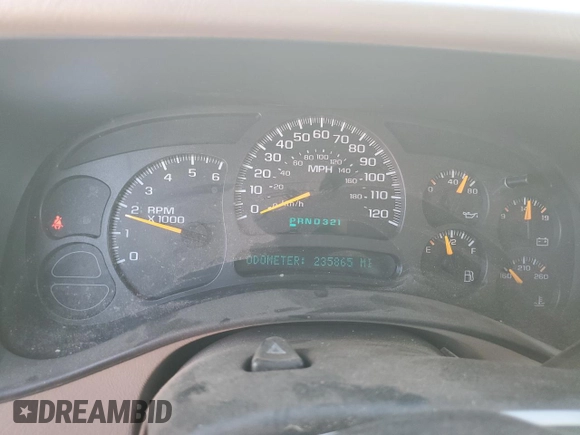 2004 Chevrolet Suburban Z71 with VIN 3GNFK16Z24G262479, listed as a Copart auction lot 43009035 with 235,865 mi miles and Salvage Title. Bid and sale history available at carsss.com. Image 9.