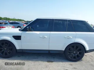 2013 Land Rover Range Rover Sport HSE z VIN SALSF2D42DA809718, wystawiony jako IAAI lot #42335912 z przebiegiem 153 297 mil mil oraz . Historia ofert i sprzedaży dostępna na DreamBid. Obrazek 14.