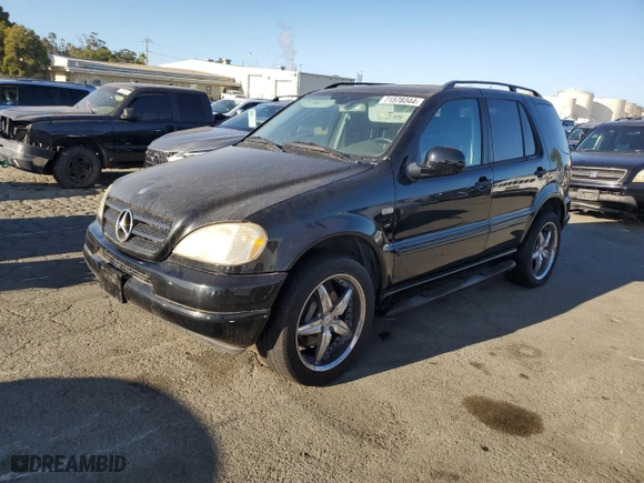2001 Mercedes-Benz M-Class with VIN 4JGAB72E81A223281, listed as a Copart auction lot 71578344 with 112,186 mi miles and Clean Title. Bid and sale history available at carsss.com. Image 1.