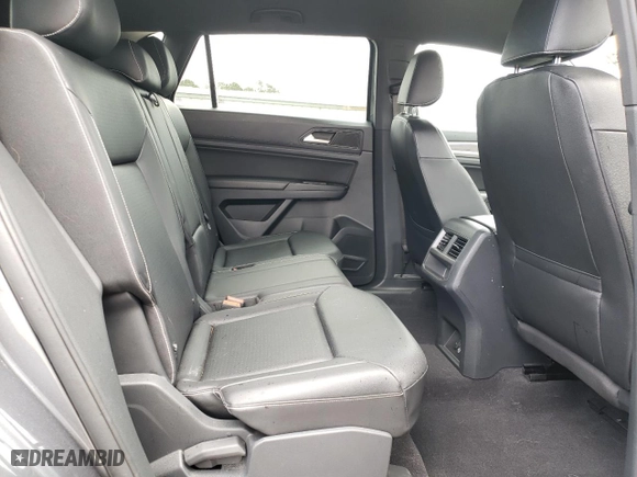 2020 Volkswagen Atlas Cross Sport 2.0T SE with VIN 1V24C2CA0LC204033, listed as a Copart auction lot 49586164 with 50,430 mi miles. Bid and sale history available at carsss.com. Image 11.