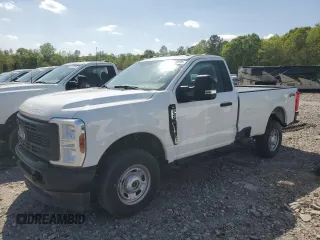 2024 Ford F-250 XL z VIN 1FTBF2BA3RED41577, wystawiony jako Copart lot #52189095 z przebiegiem Nie podano mil oraz Szkody całkowita. Historia ofert i sprzedaży dostępna na DreamBid. Obrazek 1.