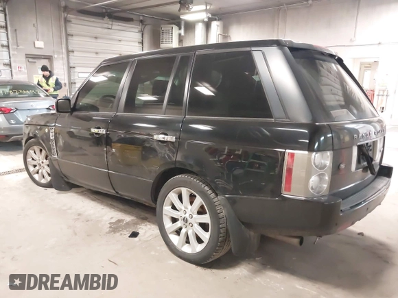 2008 Land Rover Range Rover SC z VIN SALMF13418A290834, wystawiony jako IAAI lot #41833608 z przebiegiem 184 122 mil mil oraz . Historia ofert i sprzedaży dostępna na DreamBid. Obrazek 3.