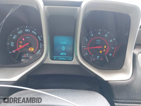 2014 Chevrolet Camaro LS z VIN 2G1FA1E32E9147104, wystawiony jako IAAI lot #42324064 z przebiegiem 70 585 mil mil oraz . Historia ofert i sprzedaży dostępna na DreamBid. Obrazek 7.