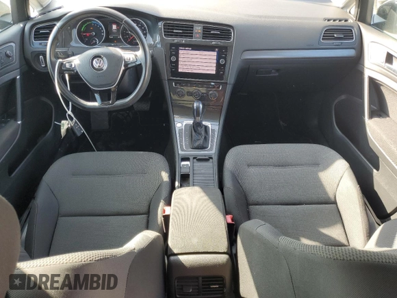 2019 Volkswagen Golf SE z VIN WVWKR7AU3KW918737, wystawiony jako Copart lot #44555225 z przebiegiem 44 435 mil mil oraz Czysty tytuł • Clean title. Historia ofert i sprzedaży dostępna na DreamBid. Obrazek 8.