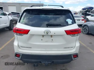 2017 Toyota Highlander Limited with VIN 5TDDZRFH2HS461797, listed as a IAAI auction lot 41953255 with 120,464 mi miles and . Bid and sale history available at DreamBid. Image 17.