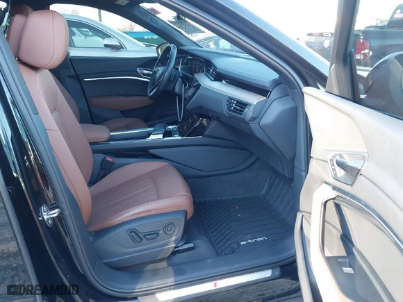2024 Audi Q8 e-tron Sportback S line Premium Plus with VIN WA1CAAGE5RB016630, listed as a IAAI auction lot 41262693 with NaN miles. Bid and sale history available at carsss.com. Image 5.