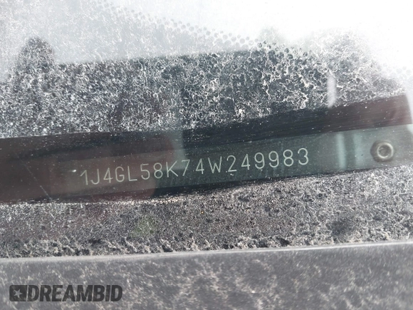 2004 Jeep Liberty Limited z VIN 1J4GL58K74W249983, wystawiony jako IAAI lot #41546908 z przebiegiem 138 075 mil mil oraz . Historia ofert i sprzedaży dostępna na DreamBid. Obrazek 9.