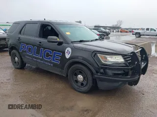 2017 Ford Police Interceptor Utility z VIN 1FM5K8AR5HGA37023, wystawiony jako IAAI lot #41618238 z przebiegiem 85 774 mil mil oraz . Historia ofert i sprzedaży dostępna na DreamBid. Obrazek 1.