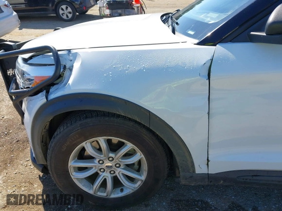 2021 Ford Explorer z VIN 1FMSK7BH7MGB22930, wystawiony jako IAAI lot #41647017 z przebiegiem 111 316 mil mil oraz . Historia ofert i sprzedaży dostępna na DreamBid. Obrazek 18.