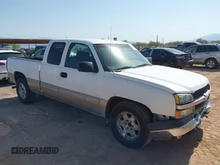 2005 Chevrolet Silverado 1500 LS with VIN 2GCEC19TX51223190, listed as a IAAI auction lot 42719642 with 327,802 mi miles and . Bid and sale history available at DreamBid. Image 1.