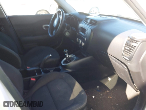 2014 Kia Soul with VIN KNDJN2A24E7043241, listed as a IAAI auction lot 41866672 with 185,004 mi miles. Bid and sale history available at carsss.com. Image 5.