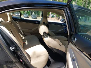 2015 Kia Cadenza Premium z VIN KNALN4D77F5177893, wystawiony jako IAAI lot #42261570 z przebiegiem 107 396 mil mil oraz . Historia ofert i sprzedaży dostępna na DreamBid. Obrazek 8.