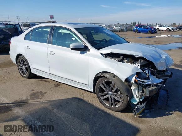 2018 Volkswagen Jetta SEL с VIN 3VWL17AJ2JM252094, выставлен на аукционе IAAI как лот 41397575 с пробегом 57 983 миль миль и . История ставок и продаж доступна на DreamBid. Изображение 1.