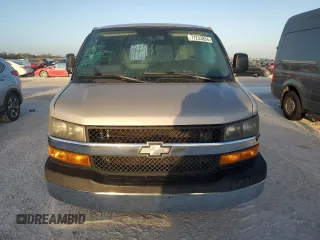 2008 Chevrolet Express Passenger z VIN 1GAHG39K181202980, wystawiony jako Copart lot #77233854 z przebiegiem Nie podano mil oraz Szkoda całkowita • Salvage title. Historia ofert i sprzedaży dostępna na DreamBid. Obrazek 5.