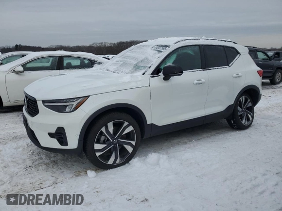 2023 Volvo XC40 Plus Dark Theme с VIN YV4L12UW2P2083723, выставлен на аукционе Copart как лот 44937995 с пробегом 8 488 миль миль и Списание • Salvage title. История ставок и продаж доступна на DreamBid. Изображение 1.