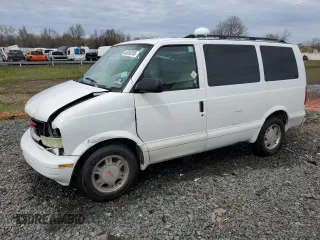 2005 GMC Safari with VIN 1GKDM19X25B504173, listed as a Copart auction lot 50250785 with 109,563 mi miles and Salvage Title. Bid and sale history available at carsss.com. Image 1.